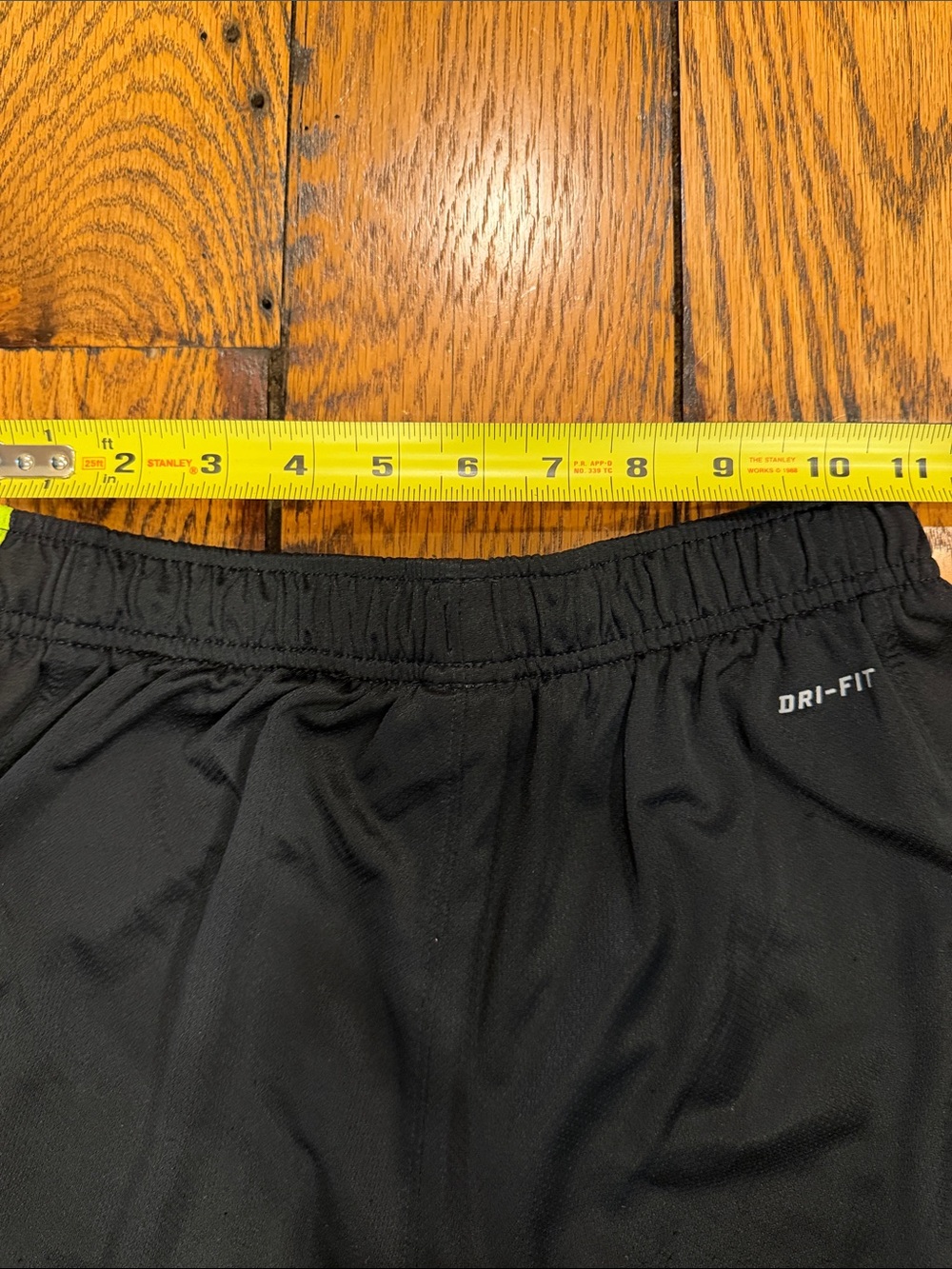 NIKE ELITE STRIPE BASKETBALL SHORTS IN BLACK AND NEON GREEN BOYS SIZE LARGE - Picture 11 of 12